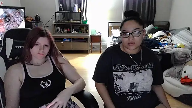 Elliewgfs online show from 02/09/25, 03:32