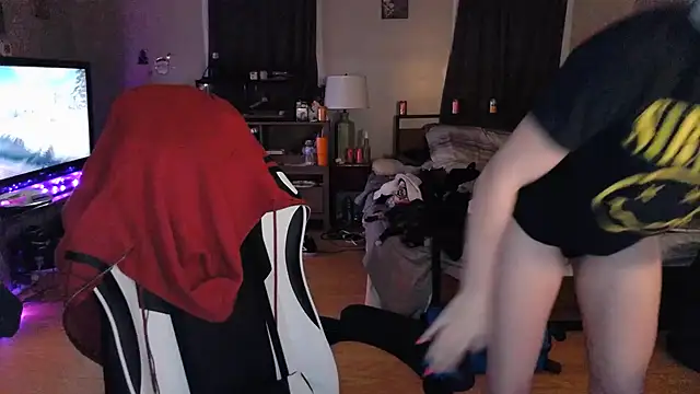 Elliewgfs online show from 12/16/24, 01:31