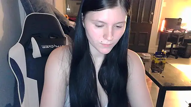 Elliewgfs online show from 12/19/25, 04:38