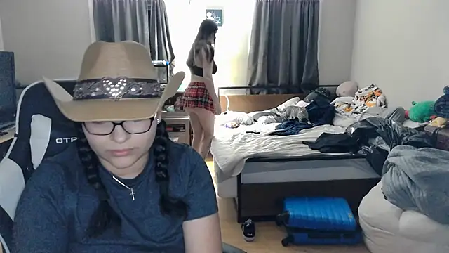 Elliewgfs online show from 03/10/25, 01:45