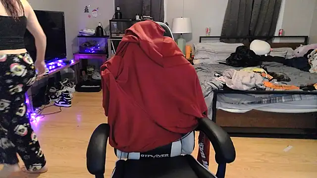 Elliewgfs online show from 12/11/24, 02:41