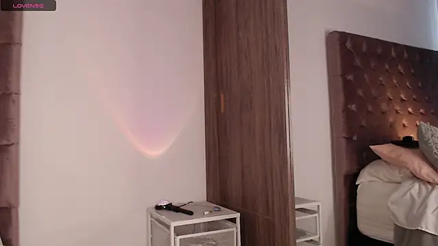 Roussmariehenao online show from 11/05/25, 01:36