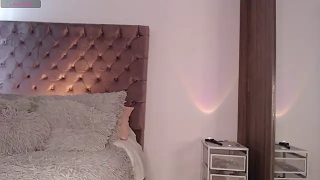 Roussmariehenao online show from 11/04/25, 01:26