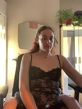 Snapshot of Littlelolo60 chatting on 02/28/25, 05:15 Littlelolo60 online show from 02/28/25, 05:15