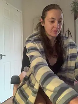 Snapshot of Littlelolo60 chatting on 01/27/25, 08:29 Littlelolo60 online show from 01/27/25, 08:29