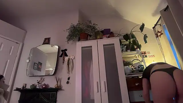 Littlelolo60 online show from 04/12/26, 07:17