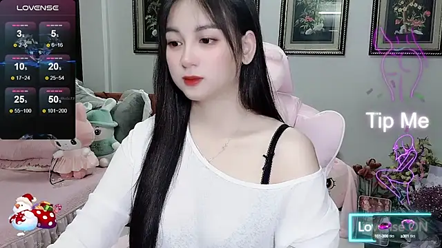Snapshot of _Nana_20 chatting on 10/14/25, 05:02 Nana 20 online show from 10/14/25, 05:02