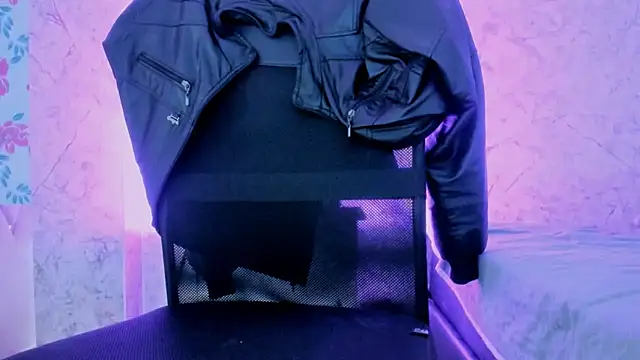 AnddieBaker online show from 11/26/25, 10:10