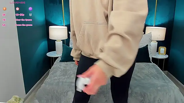 Snapshot of AprilWong chatting on 02/12/26, 06:02 AprilWong online show from 02/12/26, 06:02