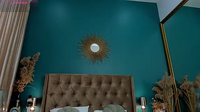 Snapshot of AprilWong chatting on 03/22/25, 06:11 AprilWong online show from 03/22/25, 06:11