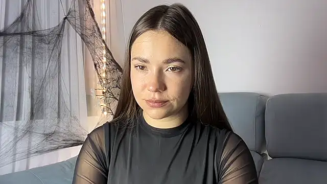 Snapshot of Mika_Miller chatting on 10/29/25, 10:42 Mika Miller online show from 10/29/25, 10:42