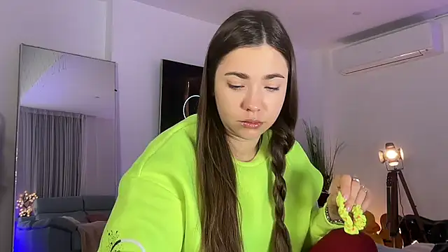 Mika Miller online show from 02/03/26, 08:14