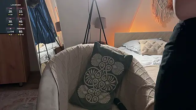 jennetdoll online show from 10/06/25, 12:28