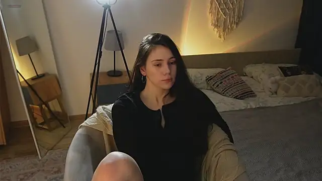 jennetdoll online show from 10/21/25, 01:32