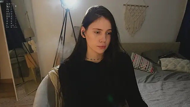 jennetdoll online show from 11/18/25, 06:11