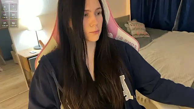jennetdoll online show from 02/13/25, 06:37