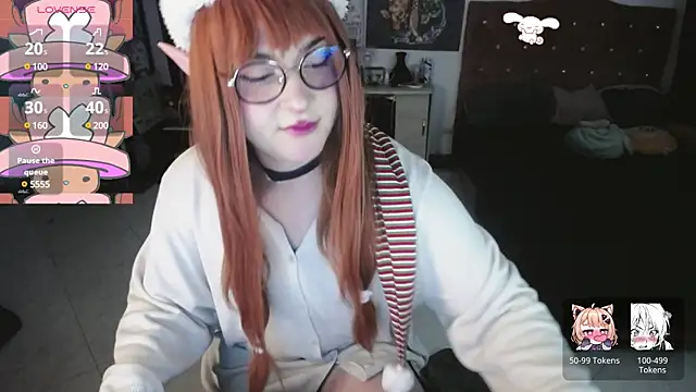 Snapshot of Avril2001 chatting on 12/21/24, 12:20 Avril2001 online show from 12/21/24, 12:20