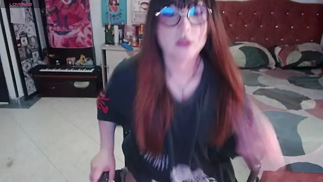 Snapshot of Avril2001 chatting on 10/08/25, 01:40 Avril2001 online show from 10/08/25, 01:40