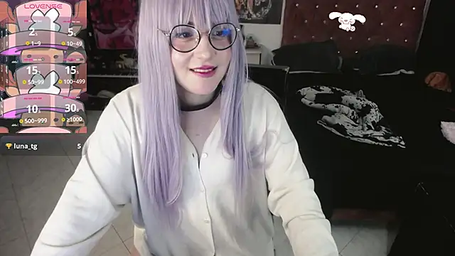 Snapshot of Avril2001 chatting on 12/10/24, 02:27 Avril2001 online show from 12/10/24, 02:27