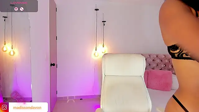 madisson davon online show from 10/01/25, 12:09