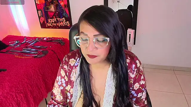 Victoria Red01 online show from 11/28/25, 03:12