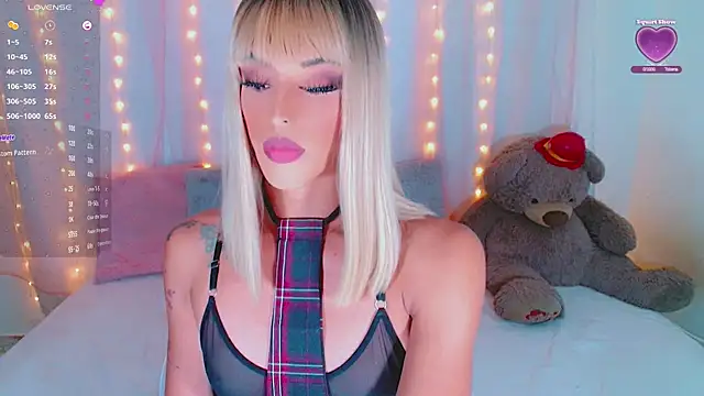 AlanaBekeer online show from 10/25/25, 08:09