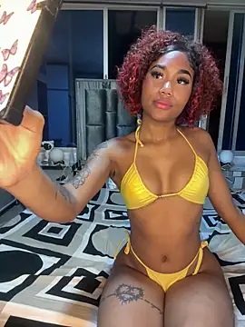 Snapshot of Lya-Kasandra chatting on 12/19/24, 02:45 Lya-Kasandra online show from 12/19/24, 02:45