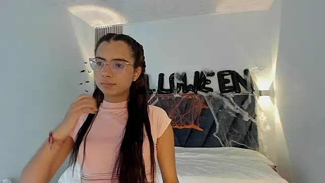 sara saenz99 online show from 10/23/25, 08:07