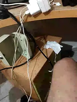 skrigul12 online show from 10/12/25, 01:45