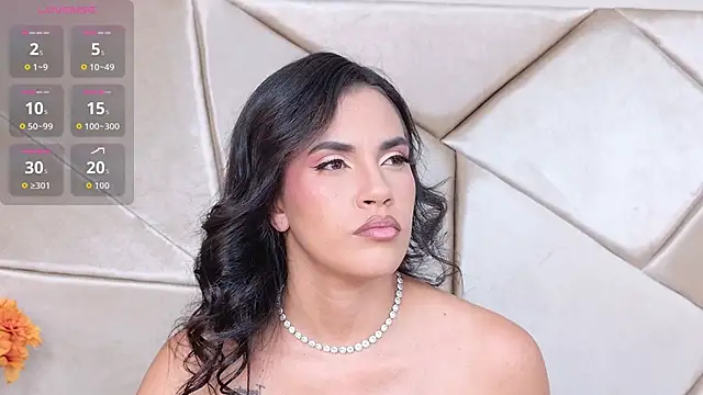 Snapshot of Camille_Torres chatting on 10/15/25, 01:41 Camille Torres online show from 10/15/25, 01:41