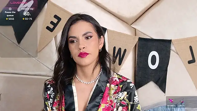 Camille Torres online show from 10/28/25, 02:16