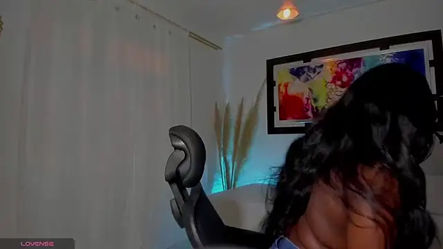 Scarlett 811 online show from 10/08/25, 10:21