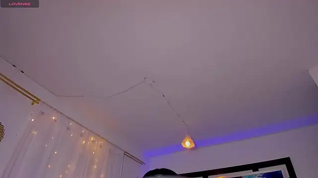 Scarlett 811 online show from 11/24/25, 08:09