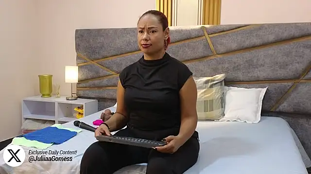 Julia Gomes online show from 03/02/25, 07:30