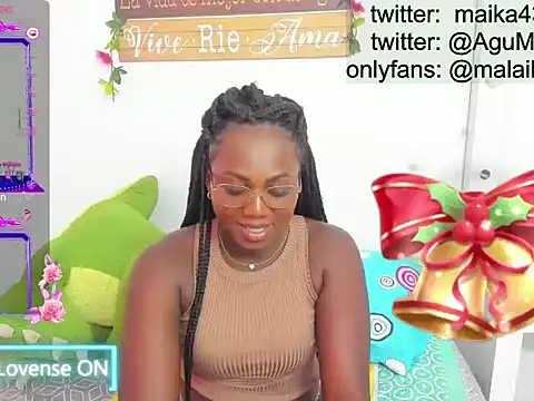 Snapshot of maika28 chatting on 04/09/26, 04:46 maika28 online show from 04/09/26, 04:46