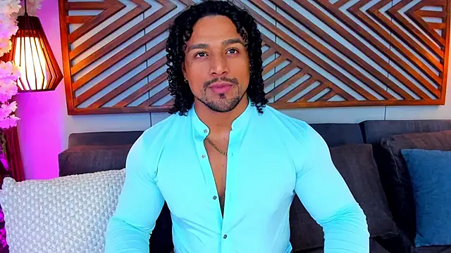 Snapshot of MikeEstevess chatting on 07/18/26, 06:55 MikeEstevess online show from 07/18/26, 06:55