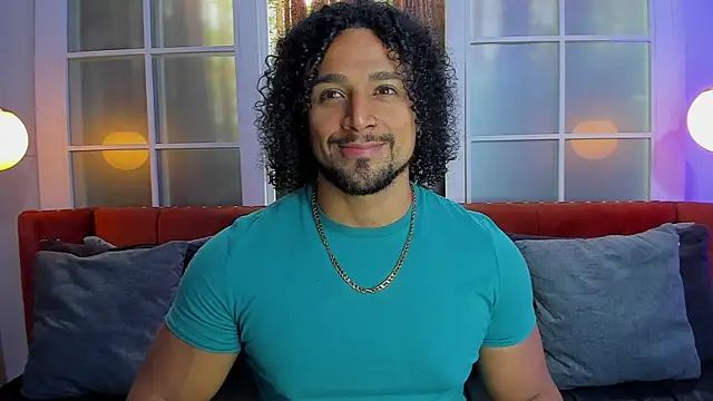 Snapshot of MikeEstevess chatting on 03/18/25, 04:29 MikeEstevess online show from 03/18/25, 04:29