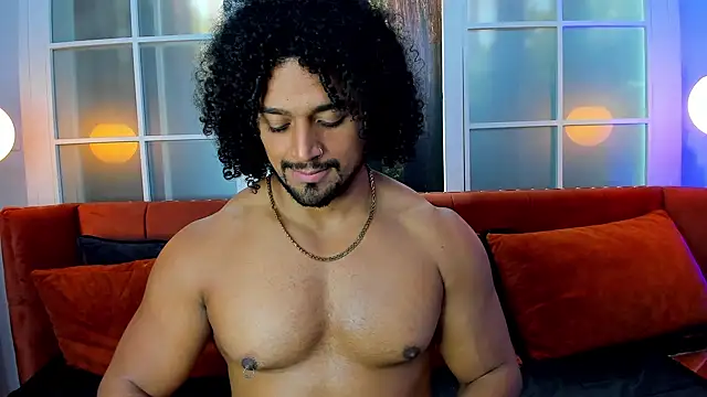 Snapshot of MikeEstevess chatting on 02/08/25, 04:46 MikeEstevess online show from 02/08/25, 04:46