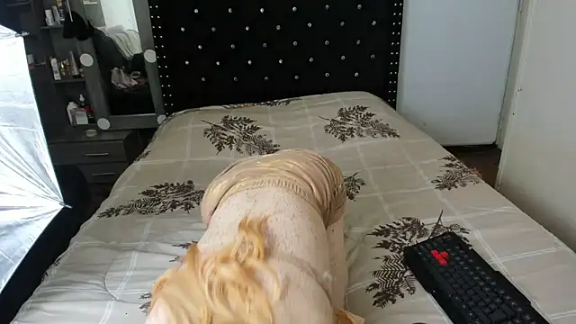 valerie luxe  online show from 11/14/25, 02:59