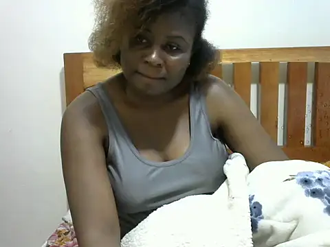 Snapshot of creamy_sweetlove chatting on 10/28/25, 07:13 creamy sweetlove online show from 10/28/25, 07:13