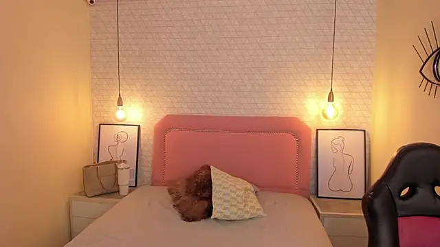 Kittytimberlake online show from 10/24/25, 12:15