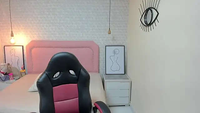 Kittytimberlake online show from 10/03/25, 11:45