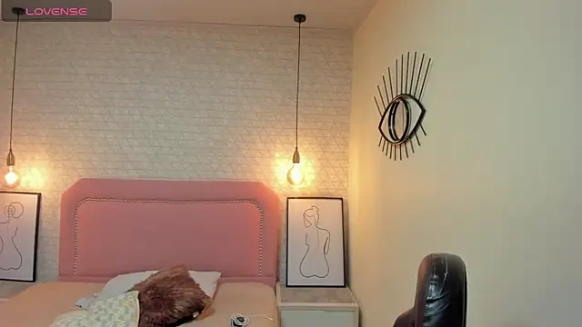 Kittytimberlake online show from 10/18/25, 12:07