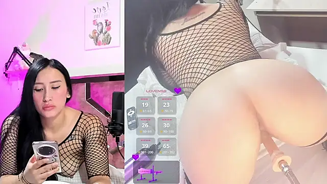 lili moonn online show from 11/06/25, 10:52