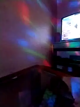 Snapshot of CrestedNotch chatting on 02/15/26, 04:35 CrestedNotch online show from 02/15/26, 04:35