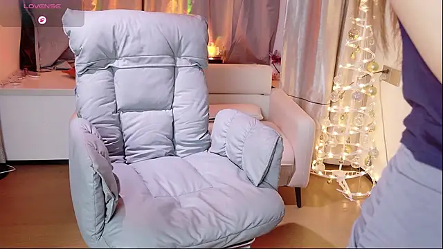 Momoever123456 online show from 10/13/25, 02:29