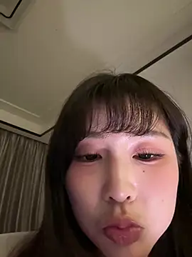 Snapshot of Momoever123456 chatting on 04/30/26, 04:47 Momoever123456 online show from 04/30/26, 04:47