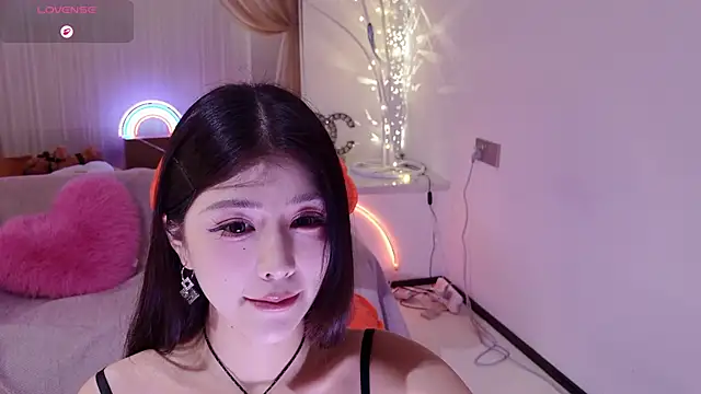 Snapshot of Momoever123456 chatting on 03/27/26, 01:56 Momoever123456 online show from 03/27/26, 01:56