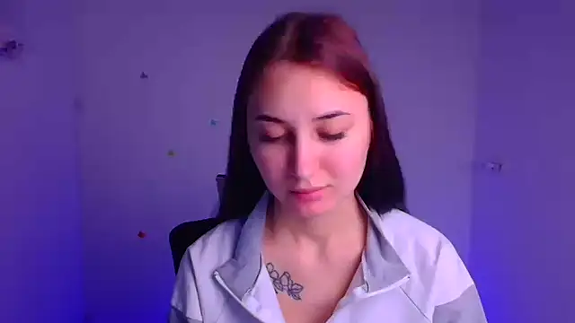 Snapshot of Jennifer_Blum chatting on 03/21/25, 05:54 Jennifer Blum online show from 03/21/25, 05:54