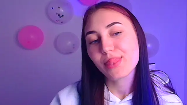 Snapshot of Jennifer_Blum chatting on 02/20/25, 09:11 Jennifer Blum online show from 02/20/25, 09:11